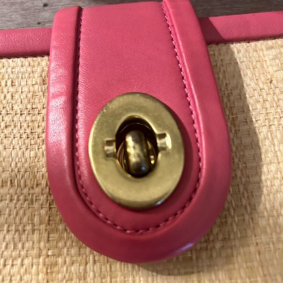 Coach, pink, leather, & wicker large wristlet, rare - Picture 7 of 11